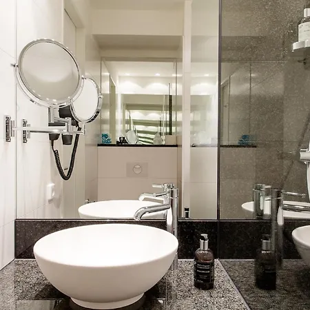 One Hauptbahnhof Hotel Munich