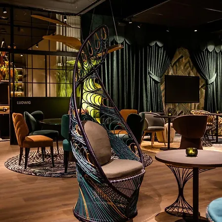 One Hauptbahnhof Hotel 3*