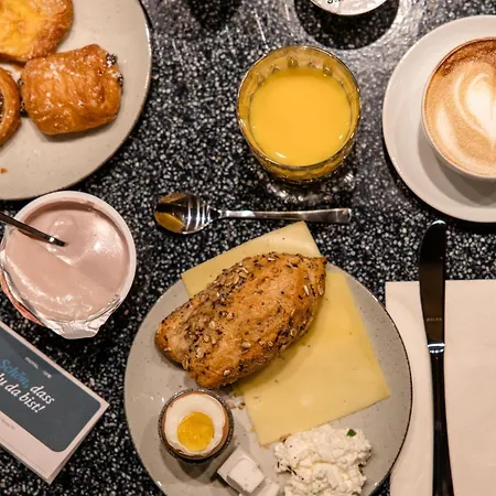 One Hauptbahnhof 3* Munich