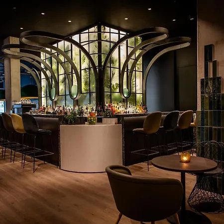 One Hauptbahnhof Hotel 3*