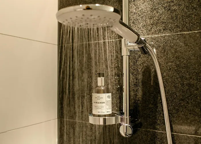 Hotel One Hauptbahnhof 3*
