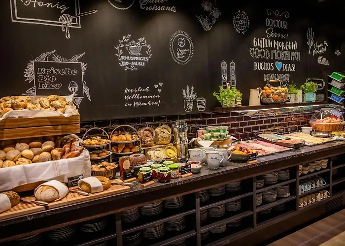Hotel One Hauptbahnhof 3*